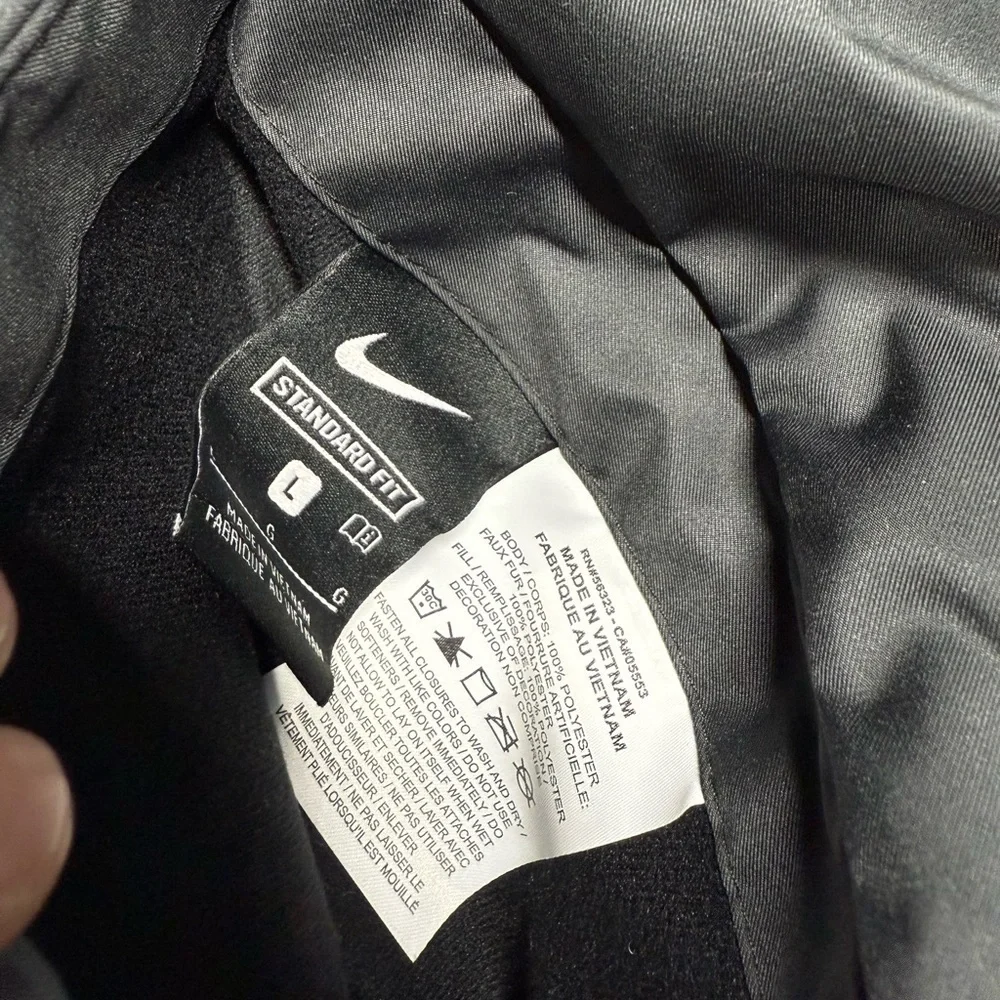 Nike Black Reversible Standard Fit Cozy Side Minimalist Vest Womens Size Large